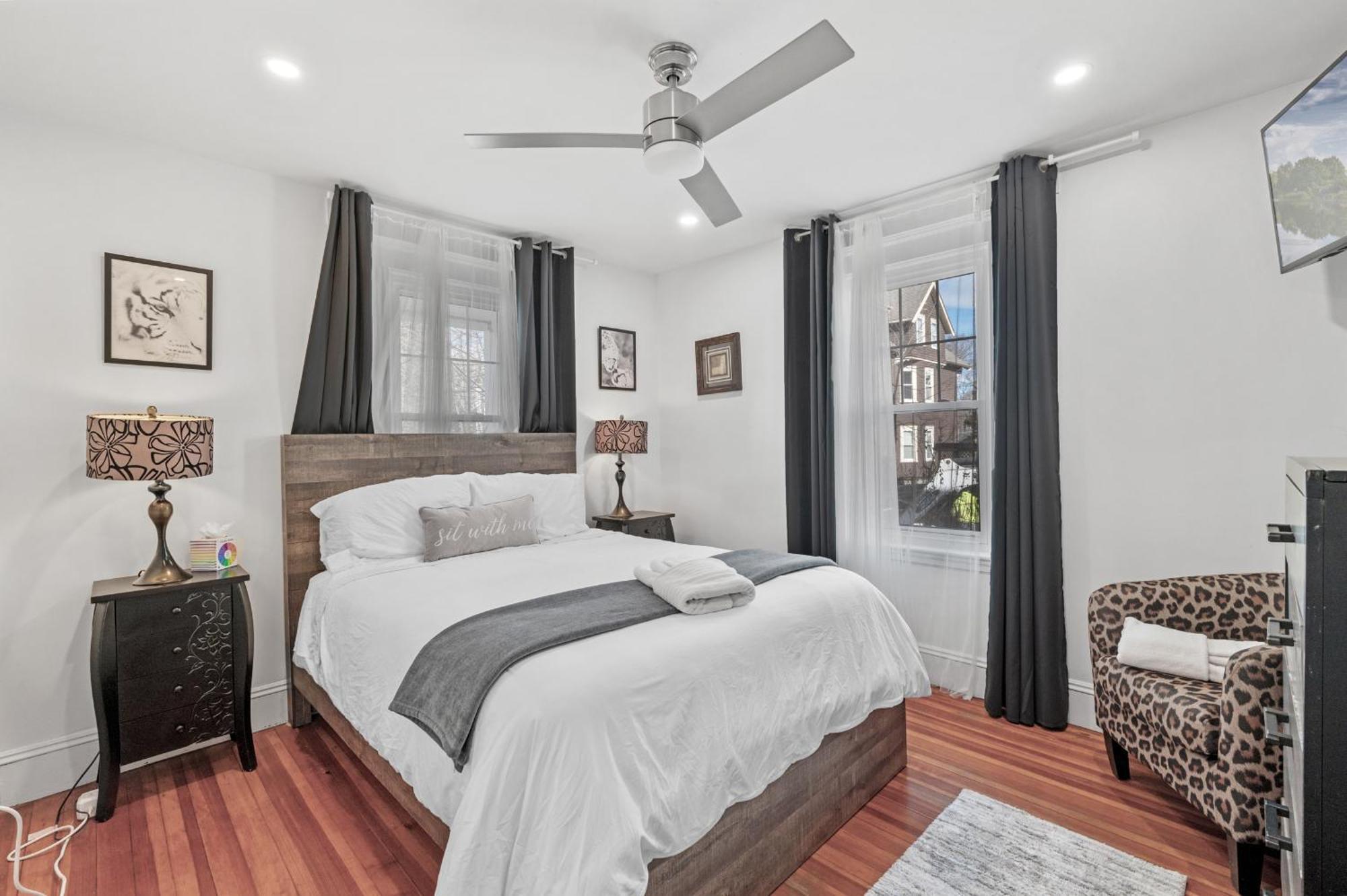 Apartment Roslindale Village *