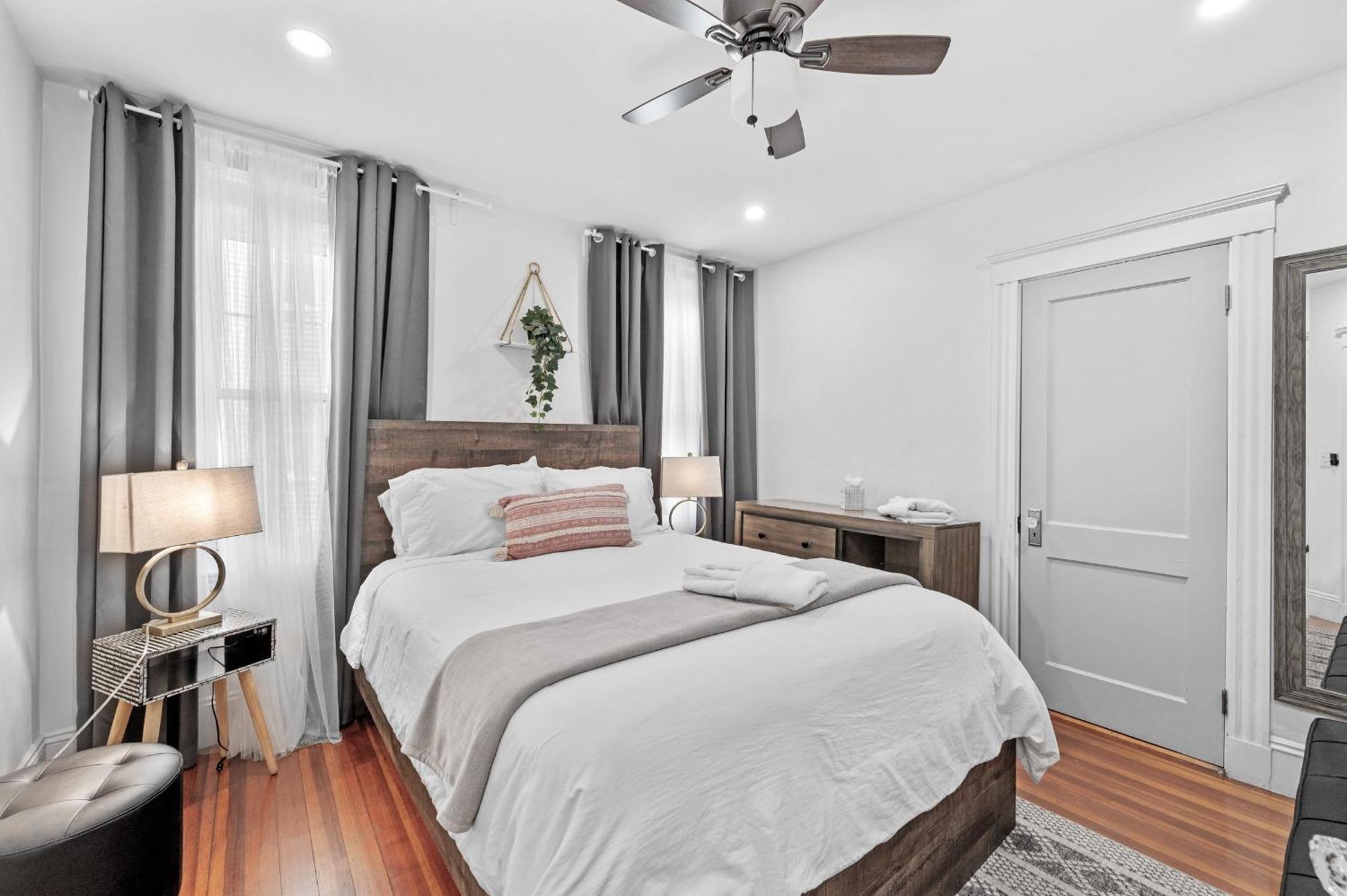 Roslindale Village Apartment Boston