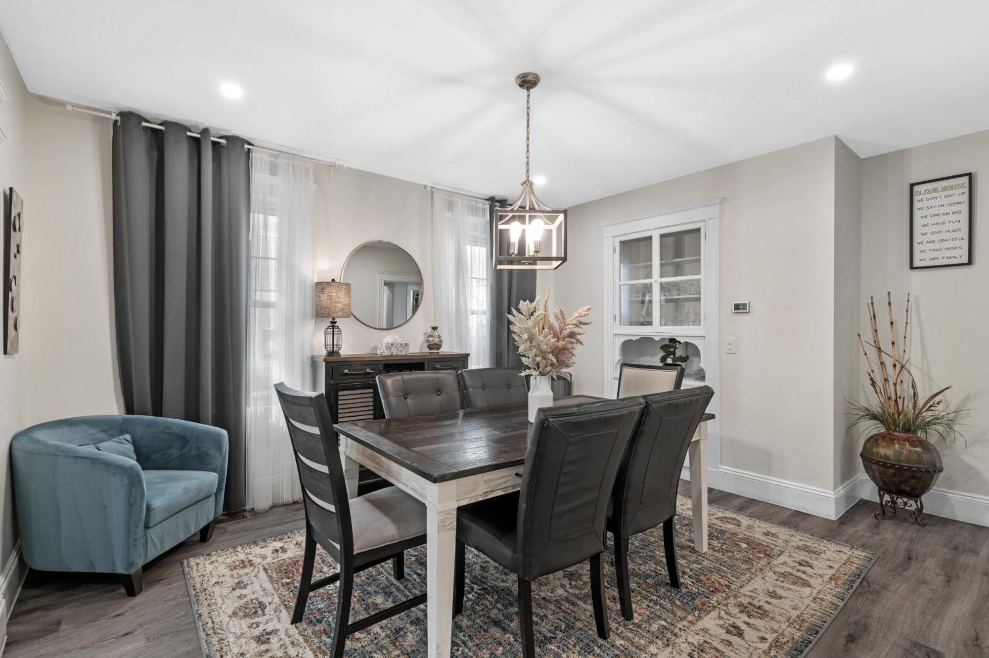 Roslindale Village Apartment *