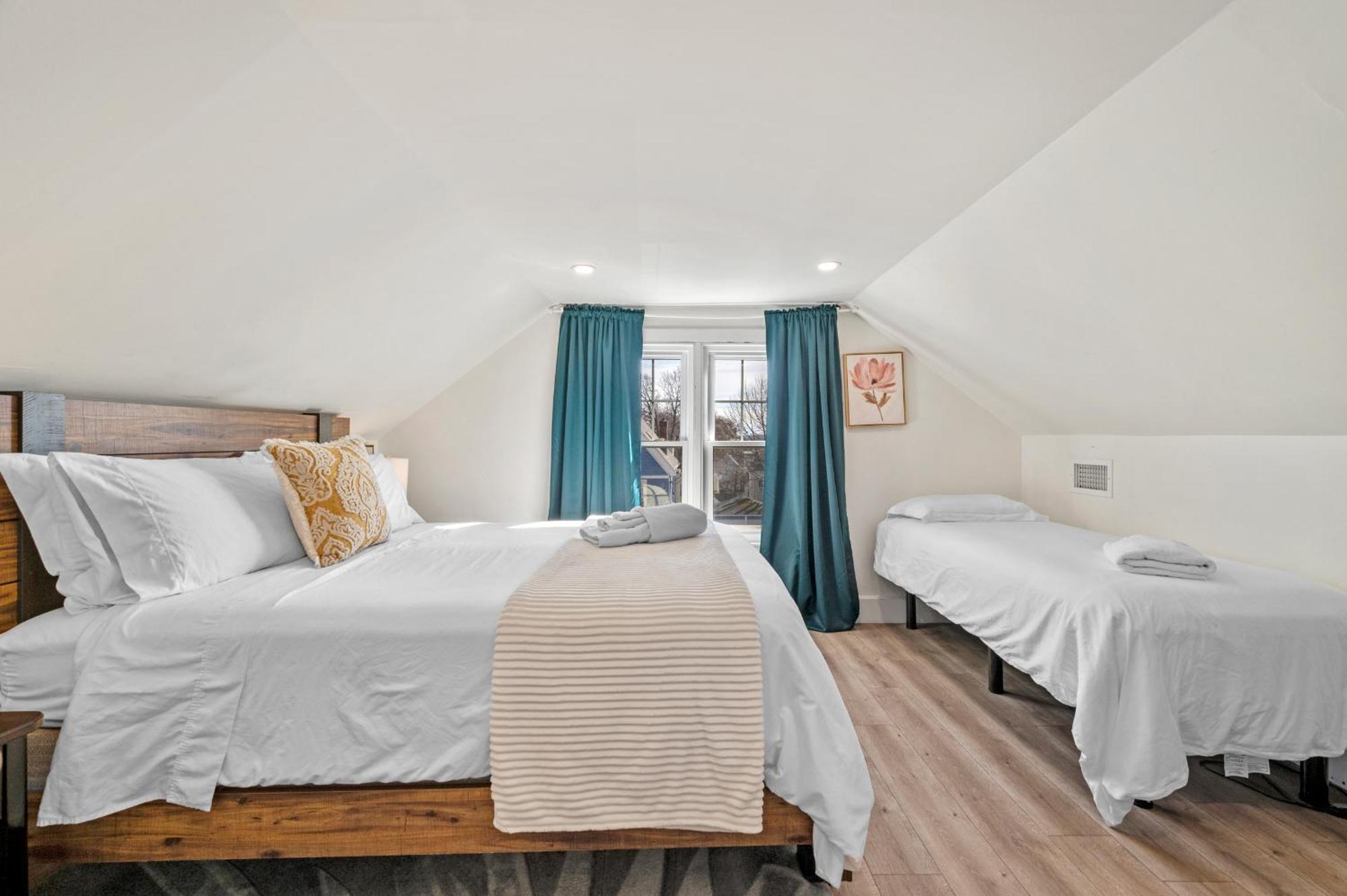 Roslindale Village Apartment *