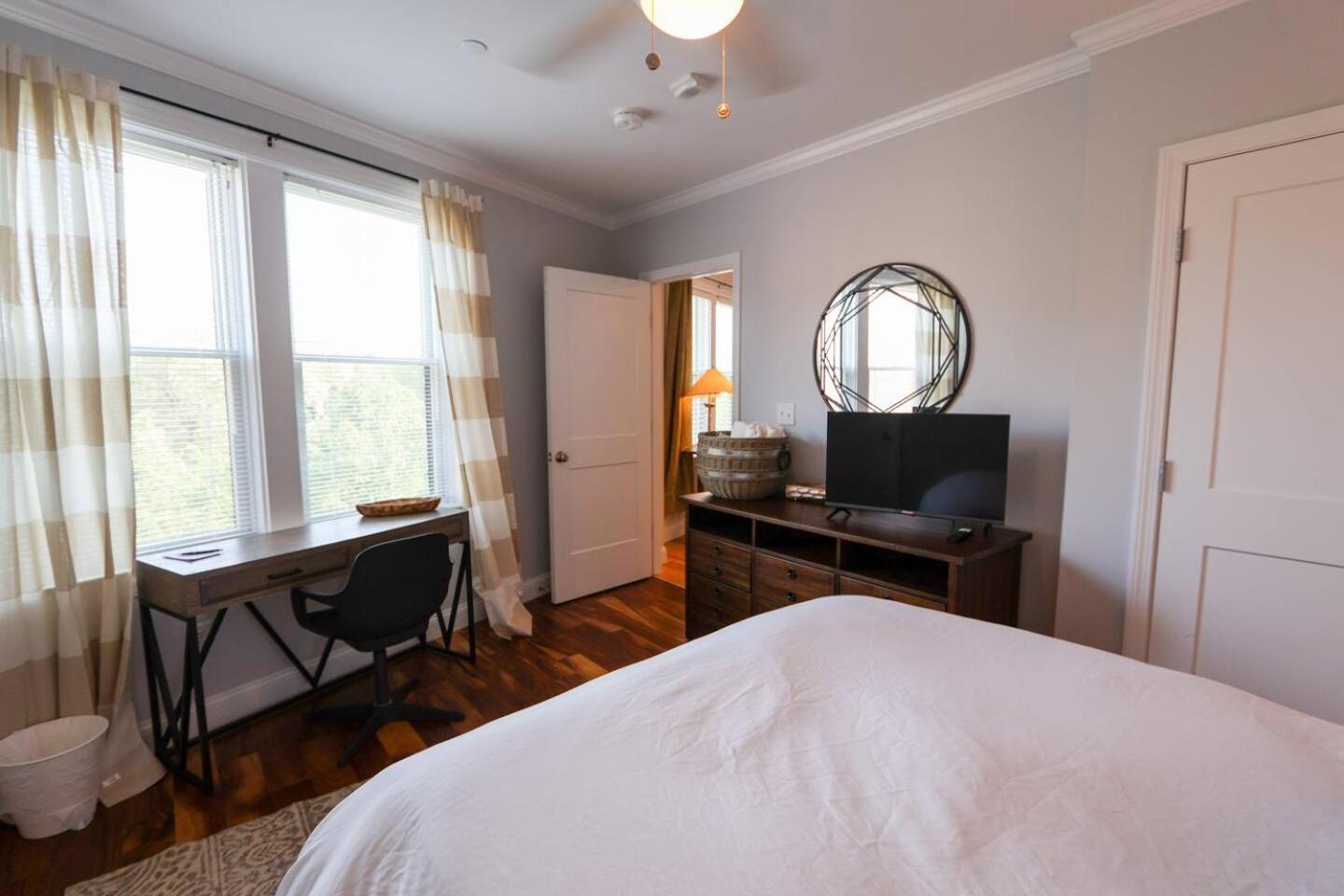 Apartment 2b, 2ba - Near Neubmc, Elevator Access *