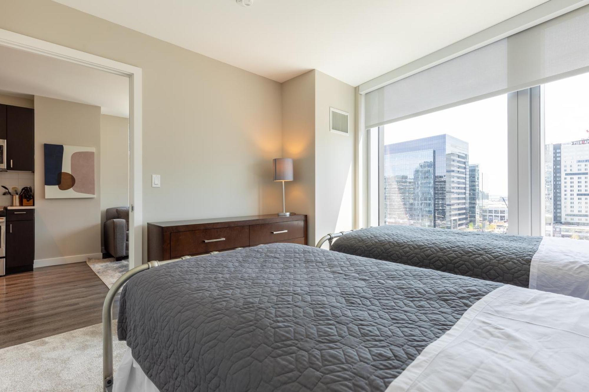 Private 2br Seaport-via-714 *