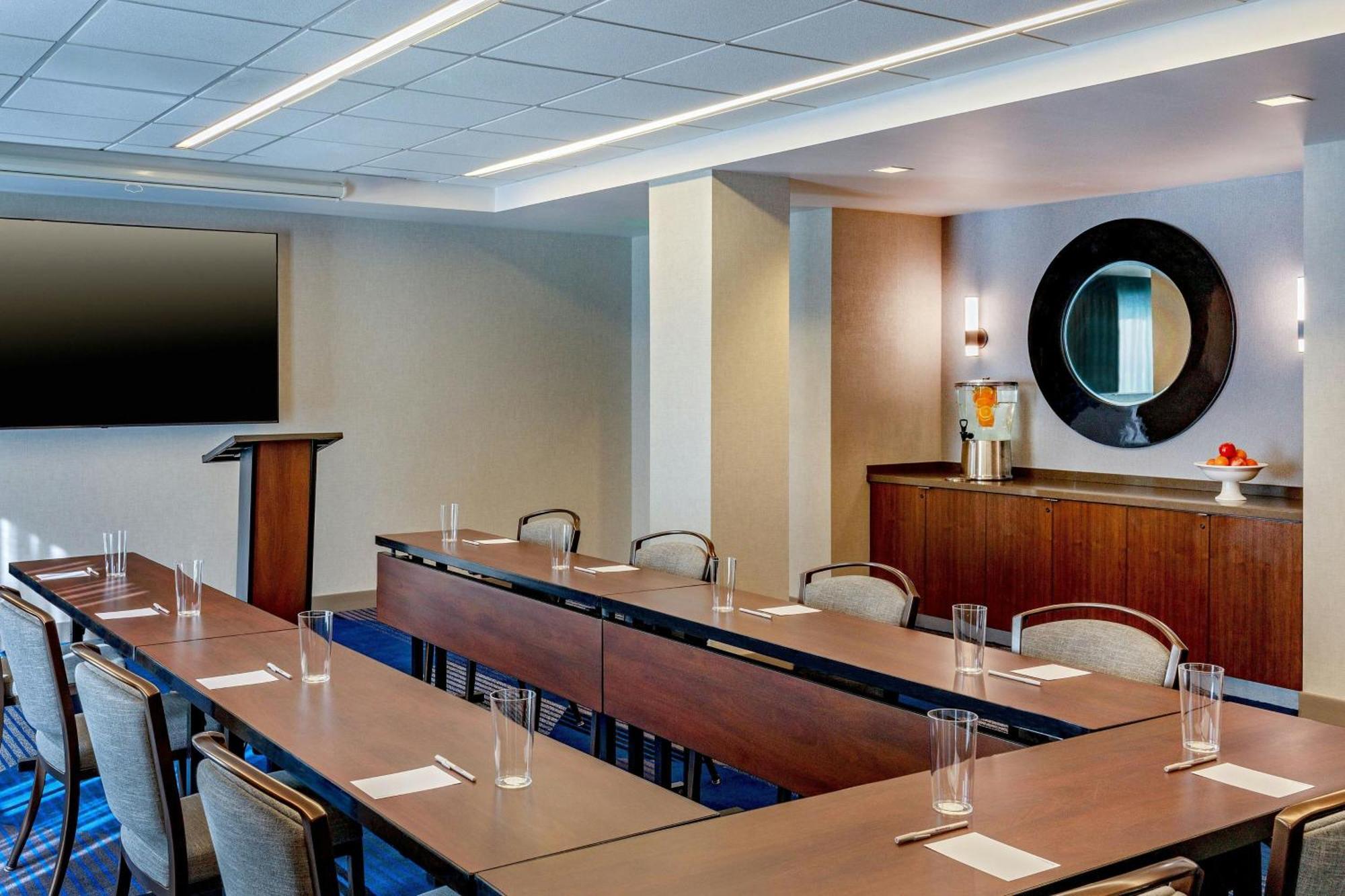By Marriott Back Bay/fenway Hotel 3*