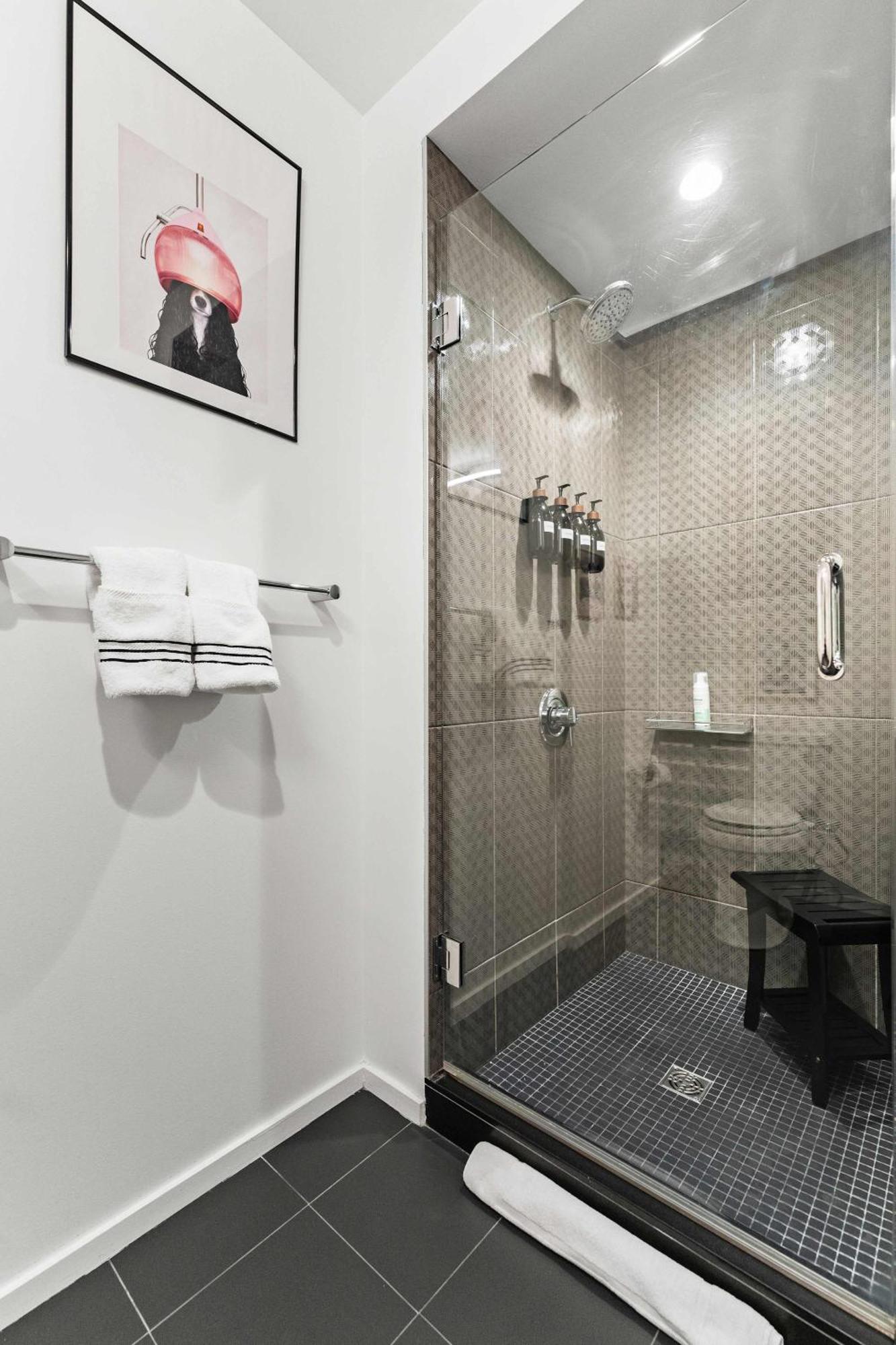 Penthouse South End 1 Bedroom Apartment *