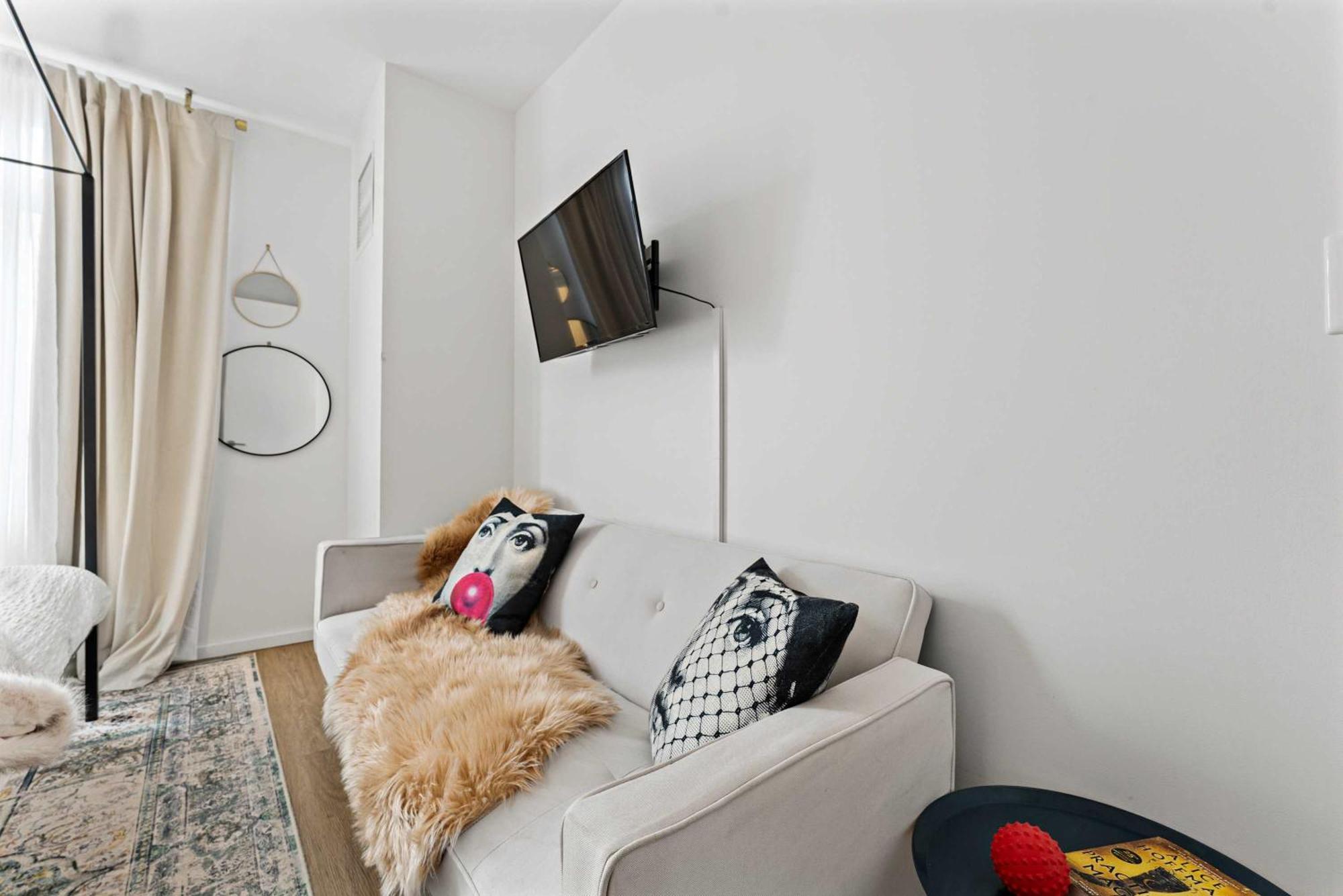 The Dazzling Two-bedroom Two-bath In South End