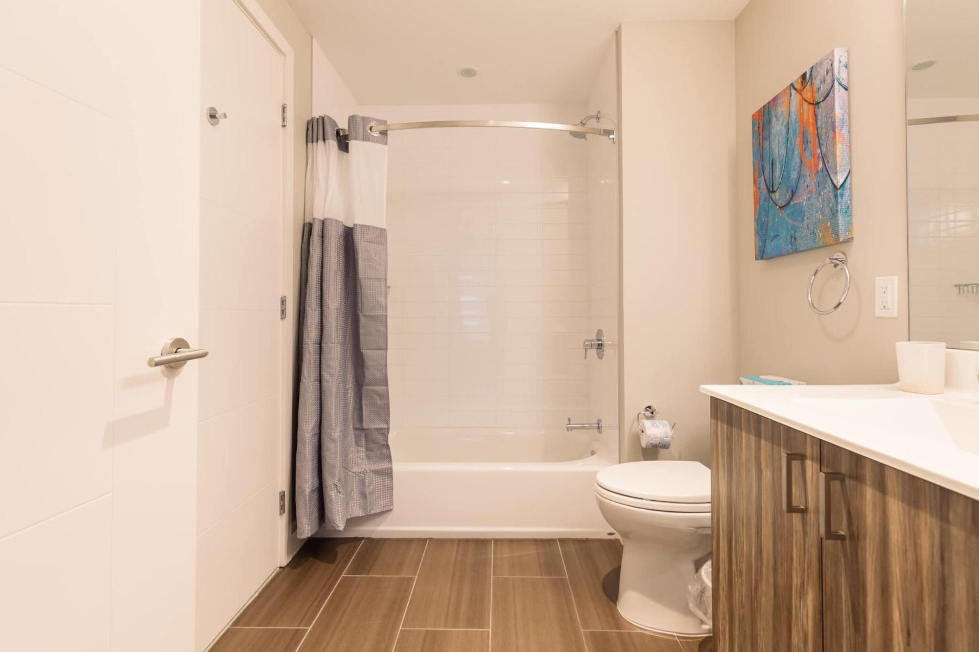 Luxury In Seaport Apartment