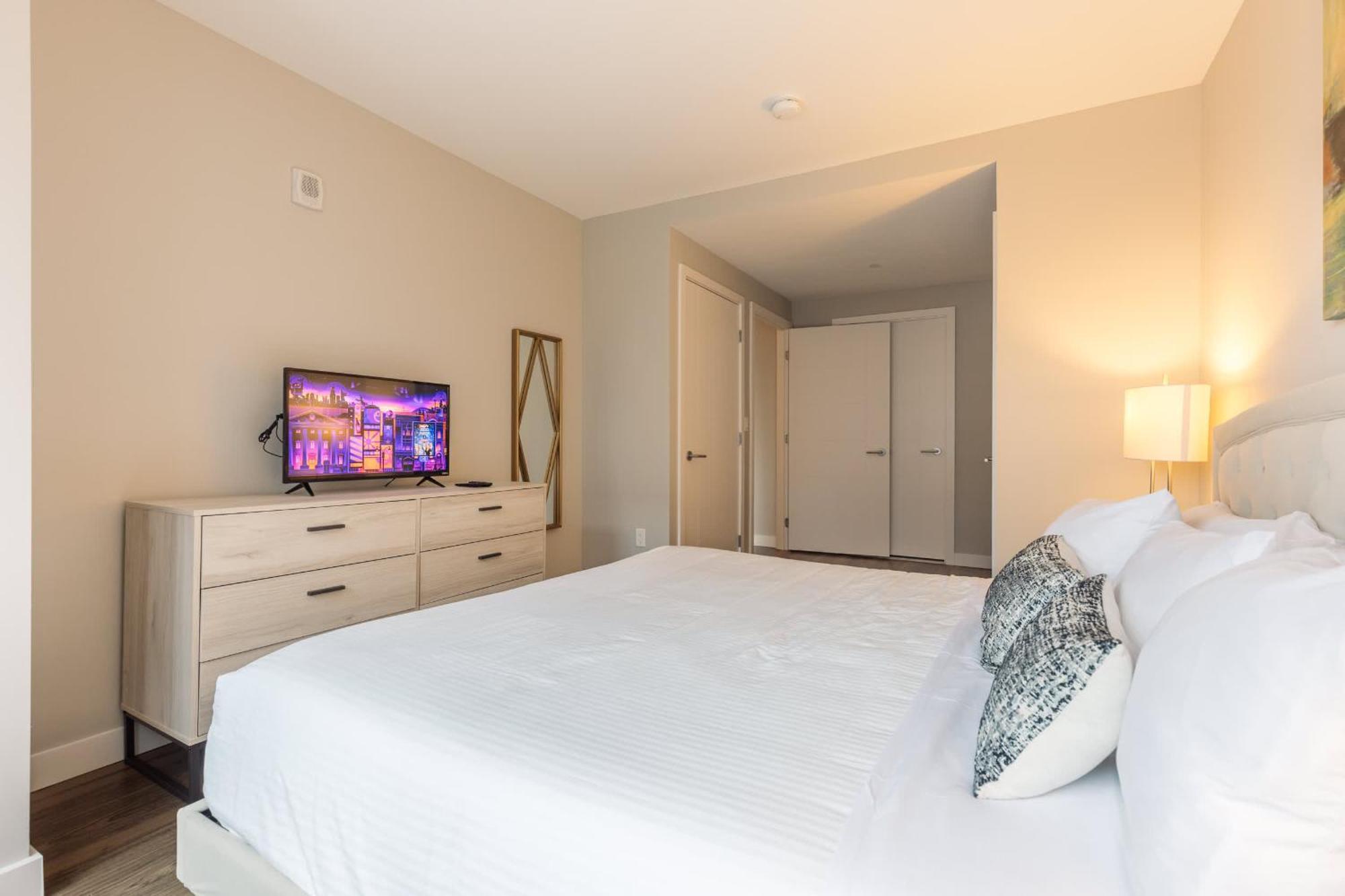 Luxury In Seaport Apartment