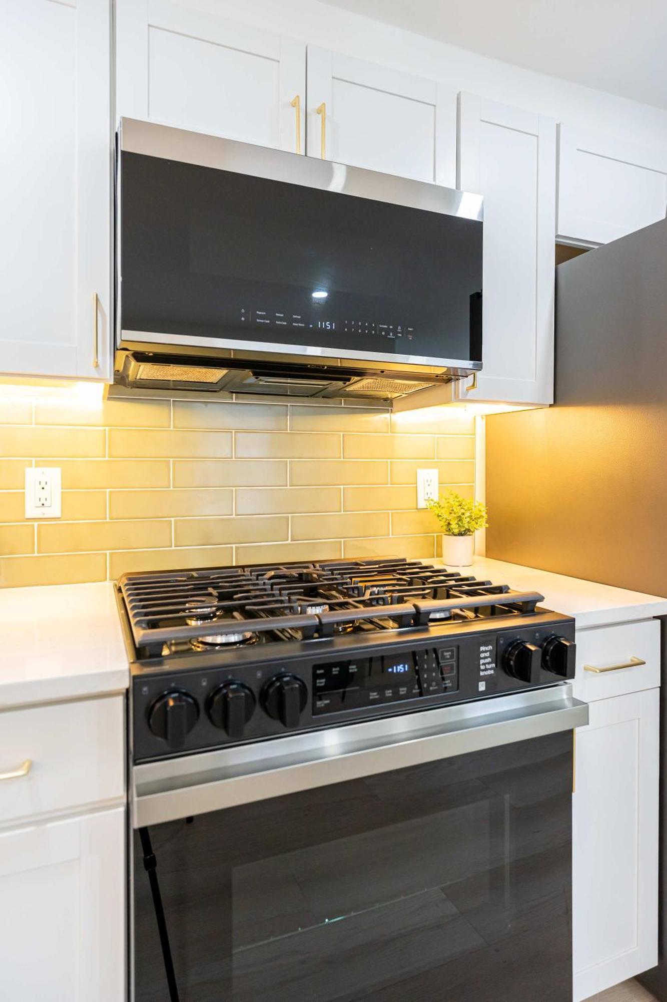 Apartment Modern East 2 Bed 2 Bath