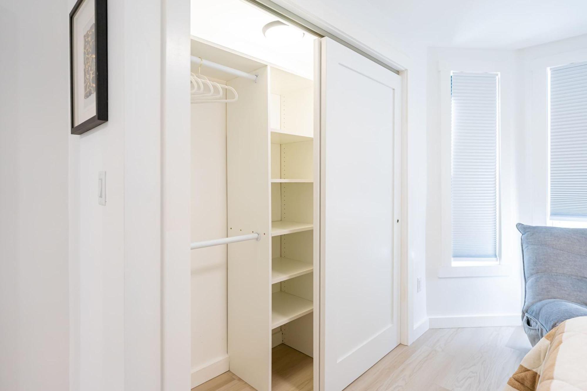 Modern East 2 Bed 2 Bath Apartment