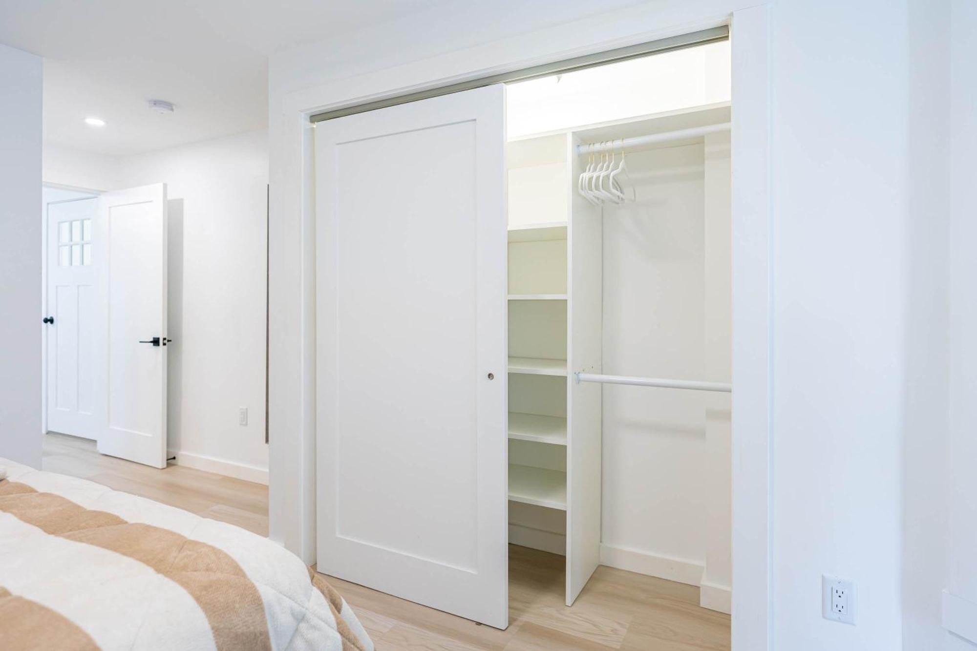 Modern East 2 Bed 2 Bath Apartment *