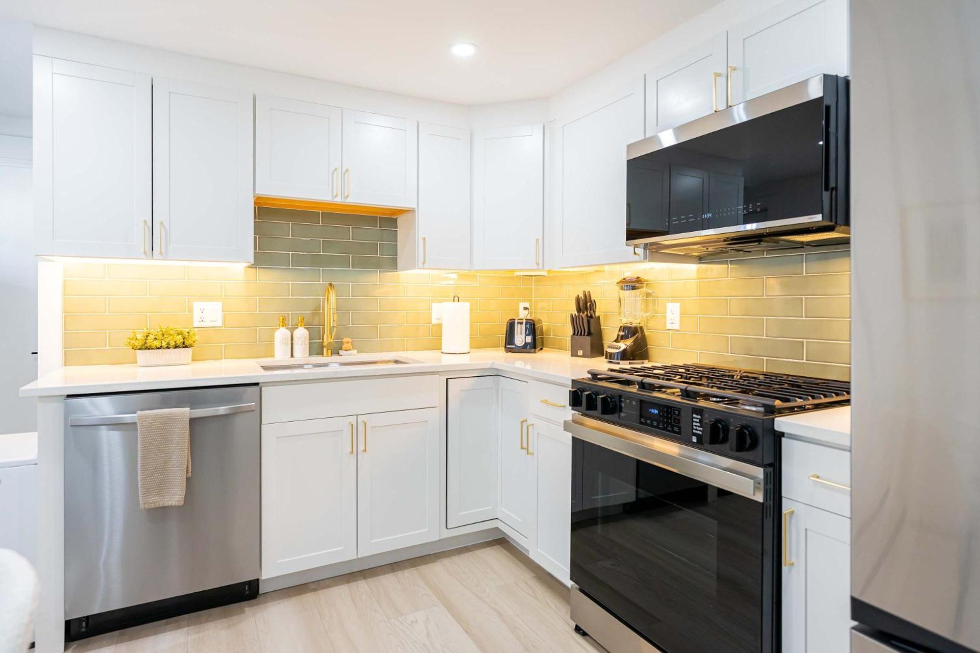 Modern East 2 Bed 2 Bath