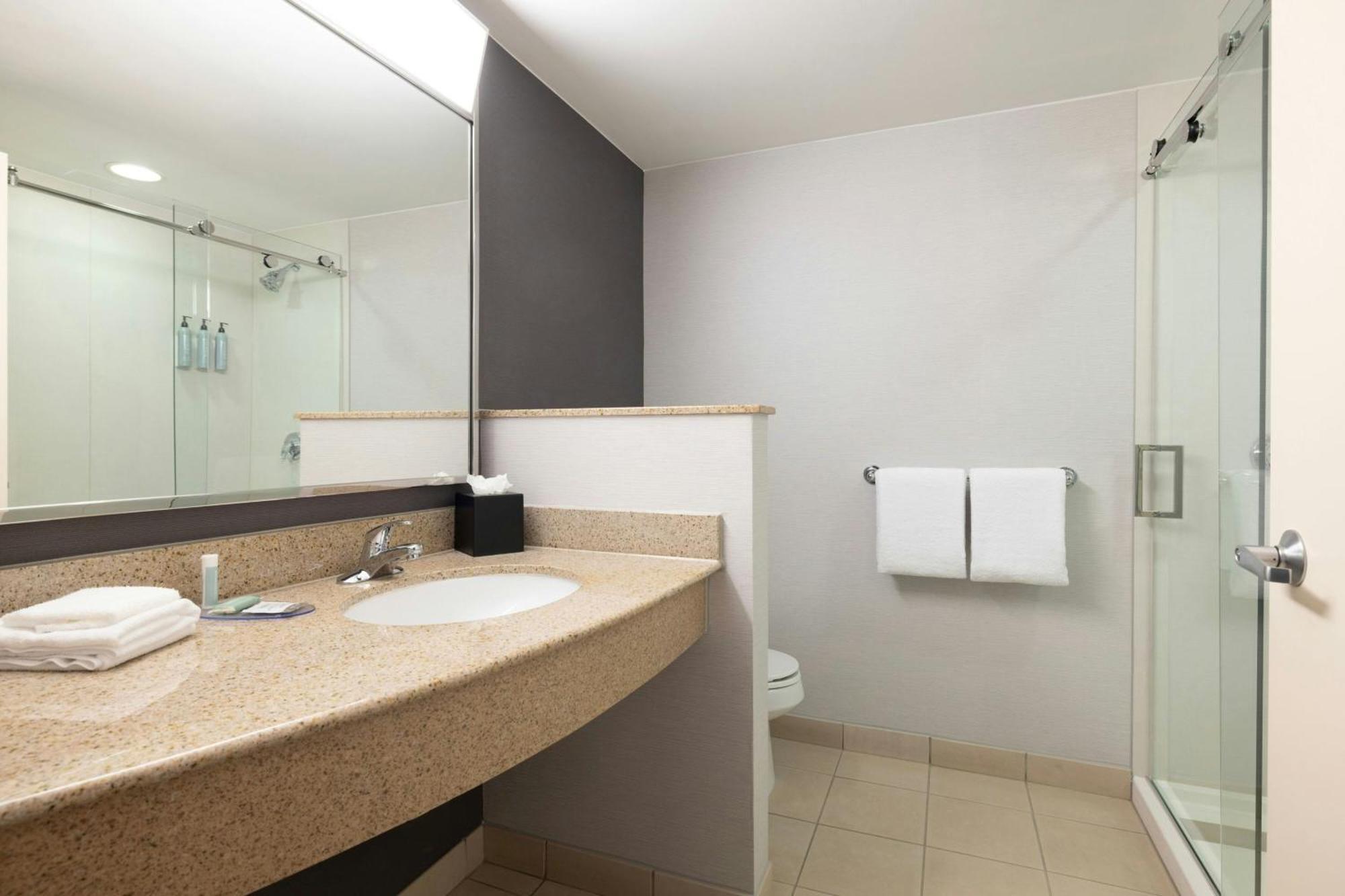 Courtyard Boston-south 3*