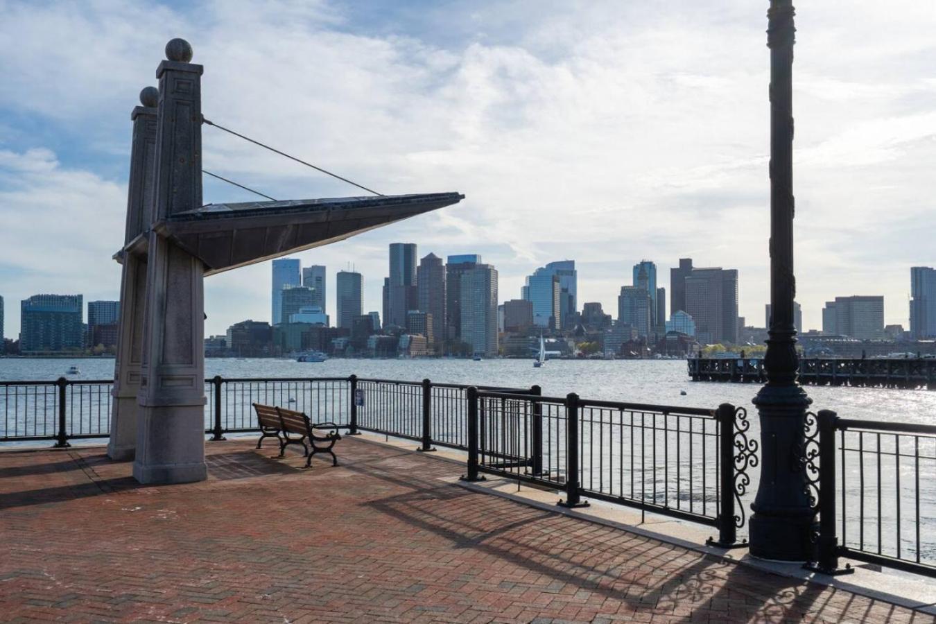 Skyline 1br With Views