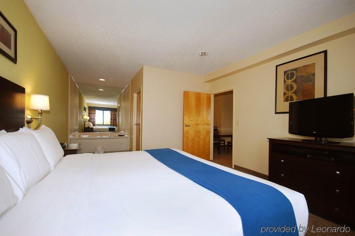 Express By Ihg Hotel 3*