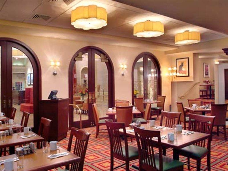 Courtyard By Marriott Downtown Boston
