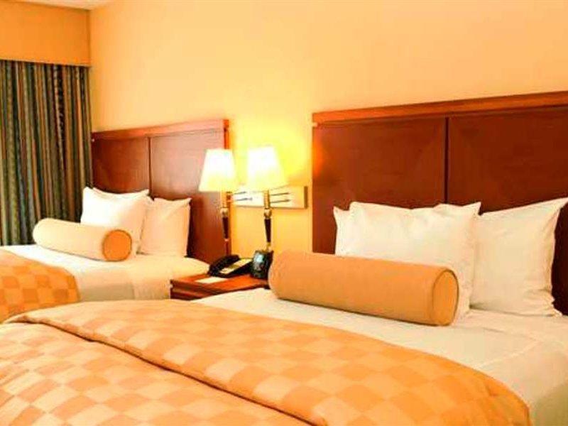 Hotel Embassy At Logan Airport Boston