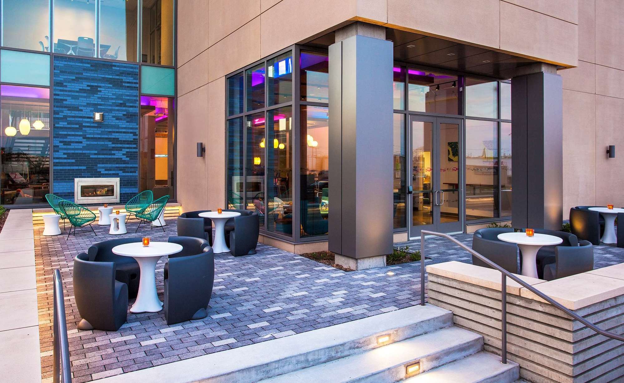 Aloft Seaport District Boston