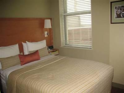 Hotel 140 3*
