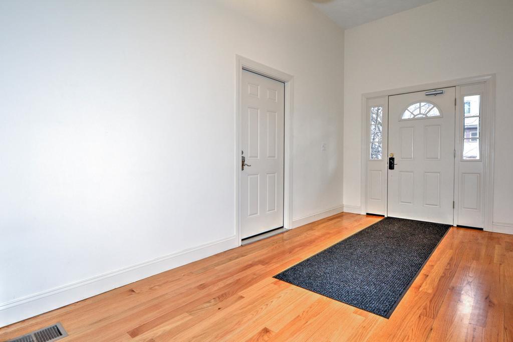 Apartment 2 Bedroom In Jamaica Plain With Parking Boston