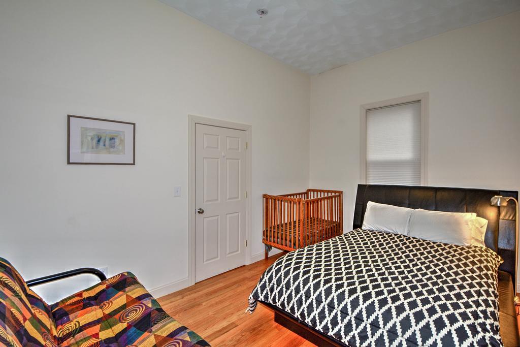 2 Bedroom In Jamaica Plain With Parking Apartment *