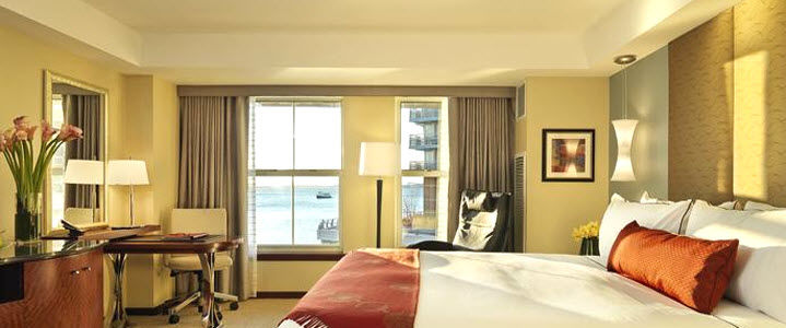 Battery Wharf Hotel, Waterfront