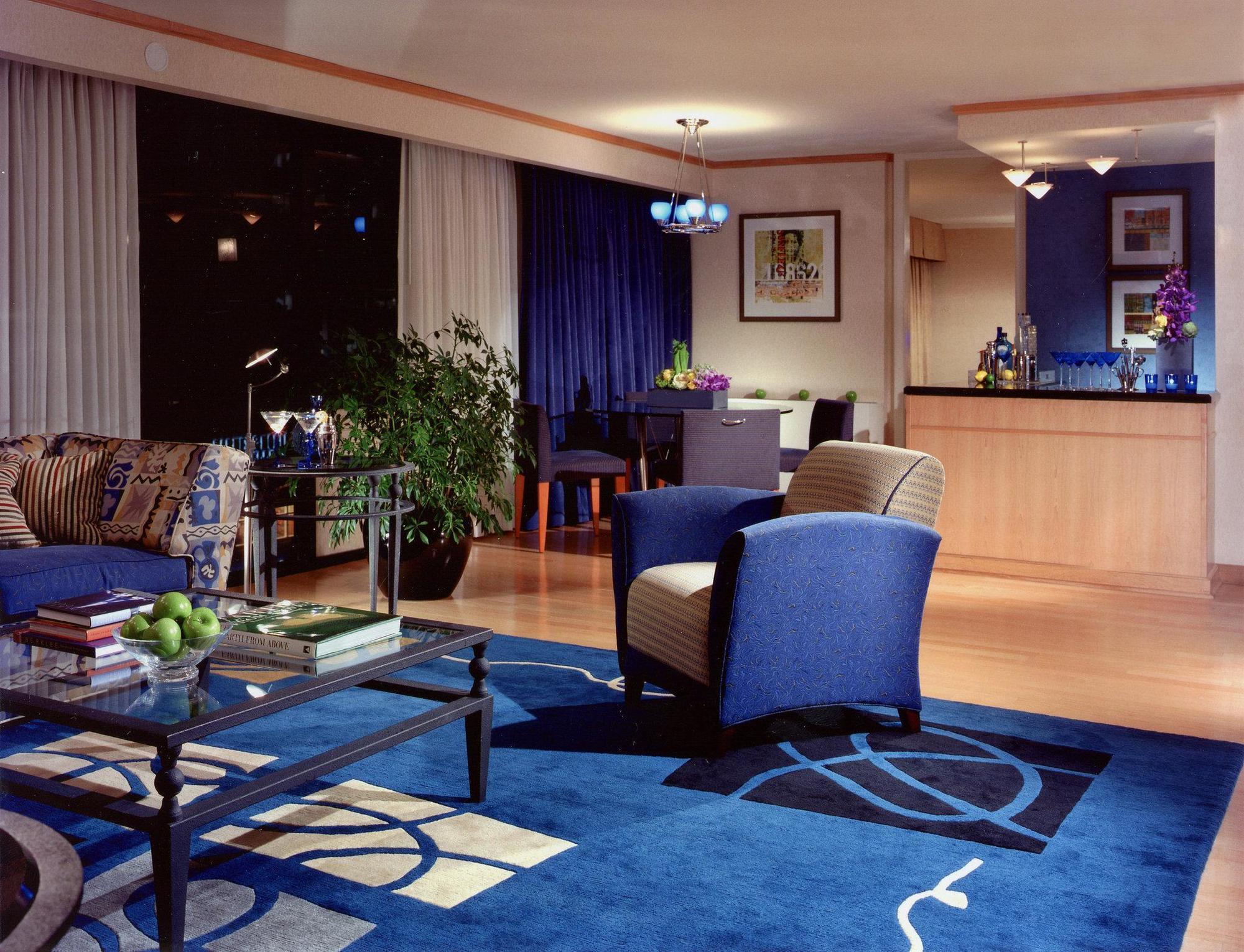 Hotel The Colonnade