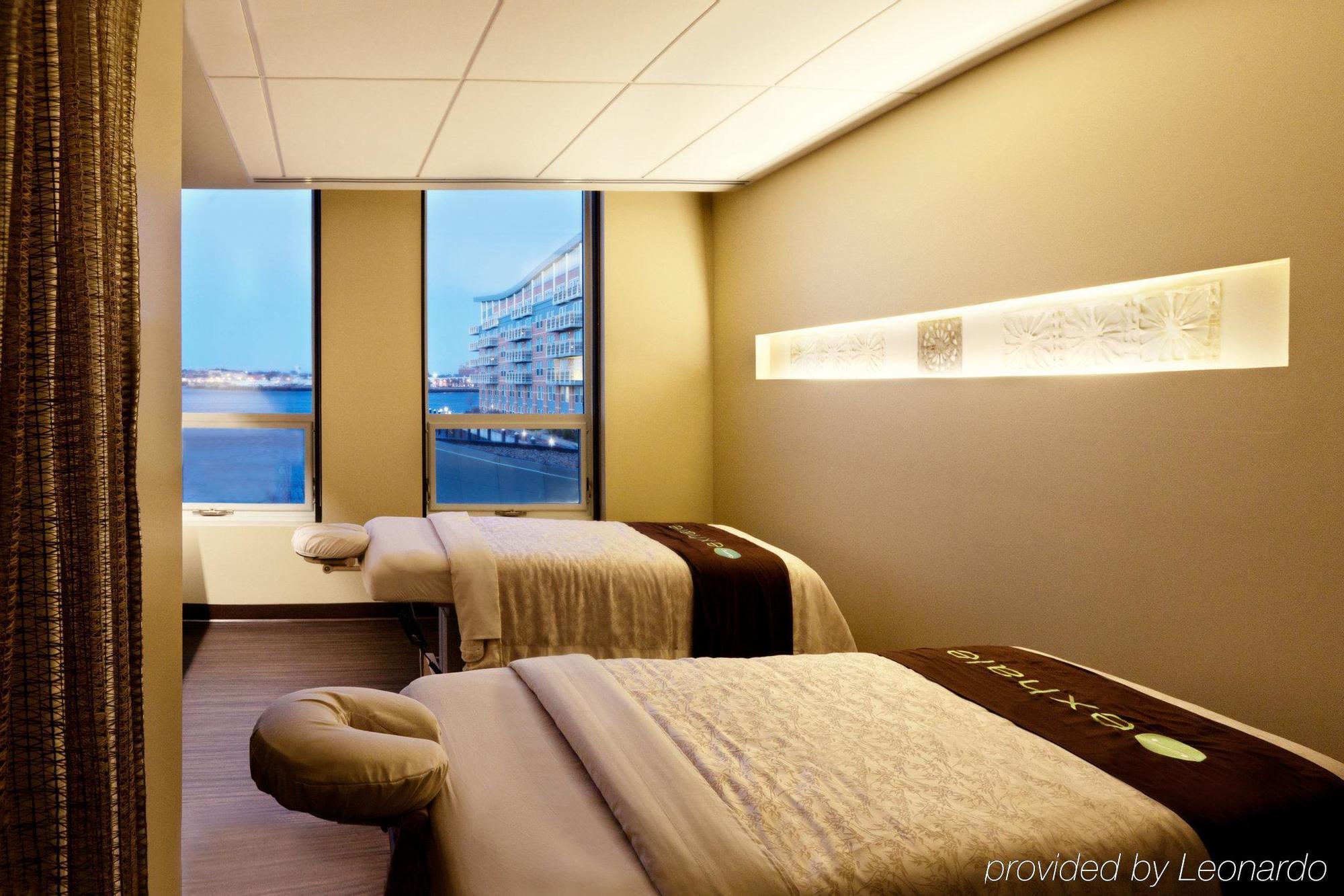 Battery Wharf Hotel, Waterfront Hotel