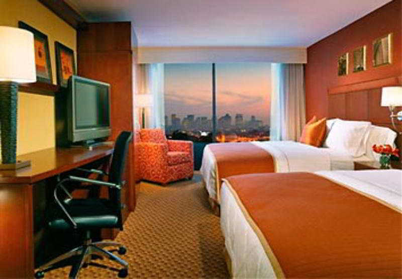 Courtyard By Marriott Logan Airport Boston