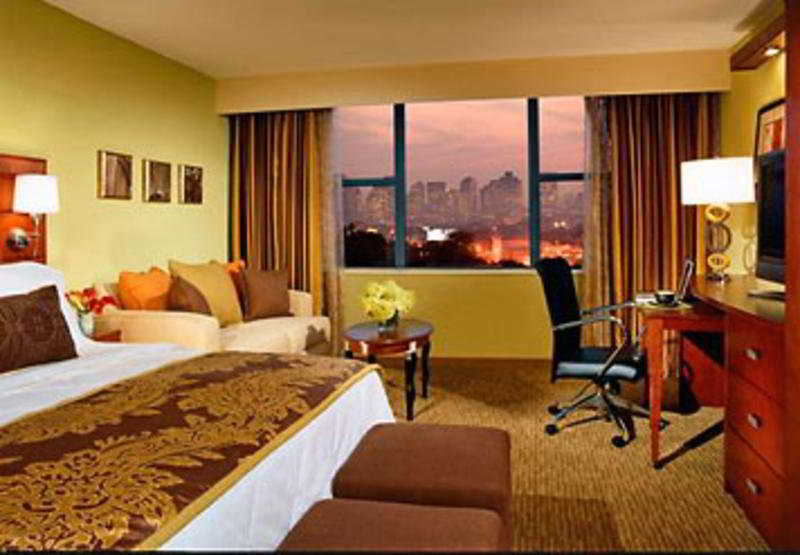 Courtyard By Marriott Logan Airport Hotel 3*