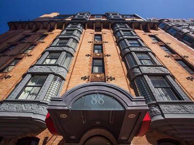 Courtyard Copley Square Hotel 3*