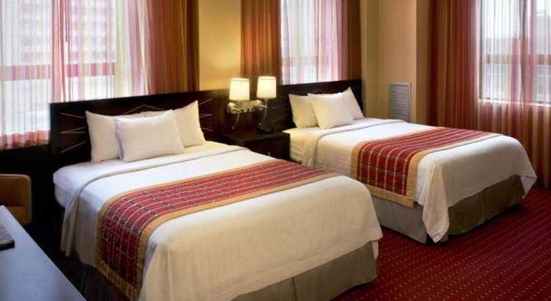Courtyard By Marriott Downtown 4*