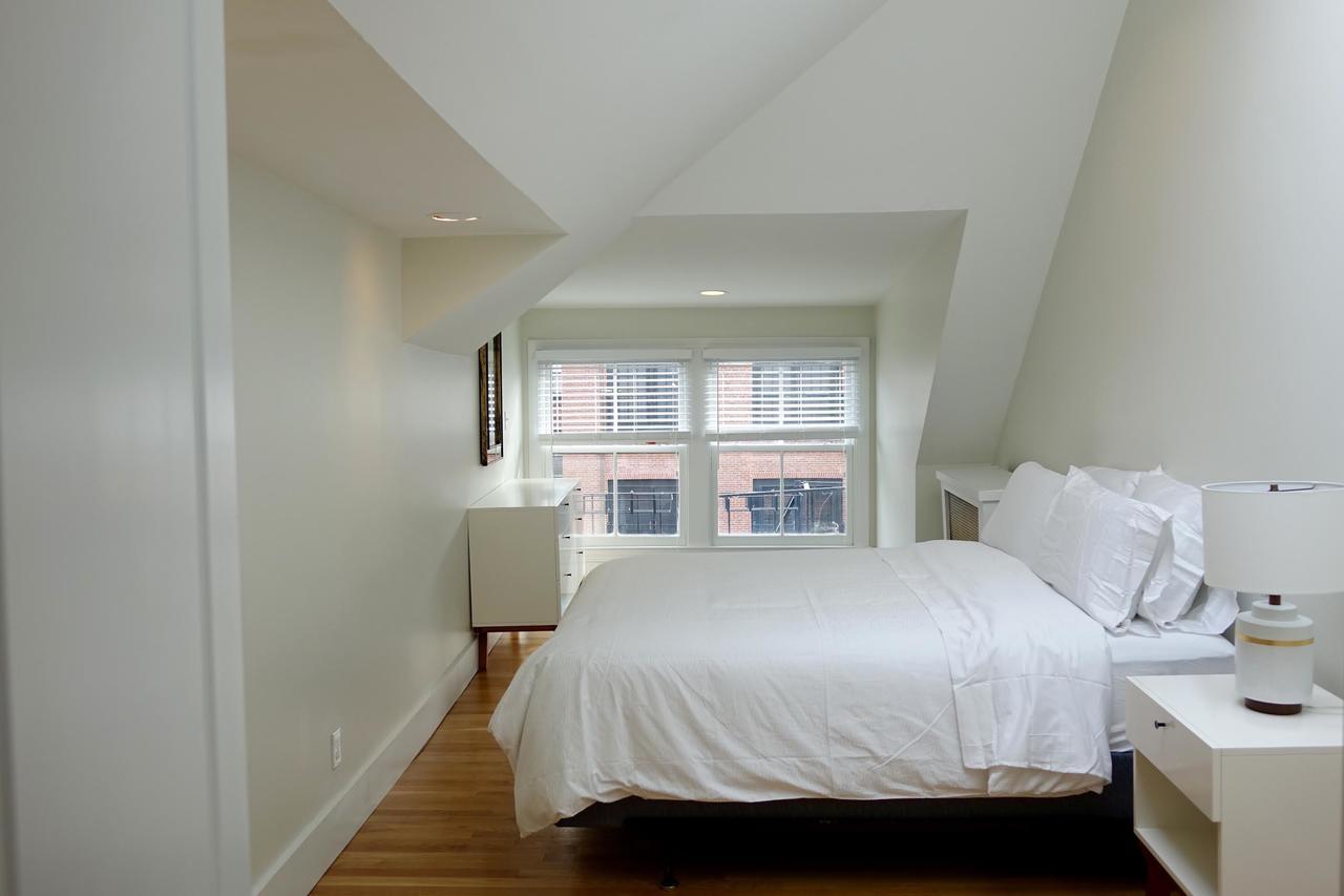 284 Marlborough By Live * Boston