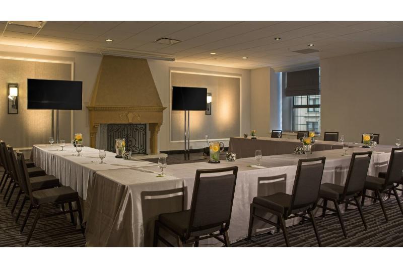 Courtyard By Marriott Downtown Hotel Boston
