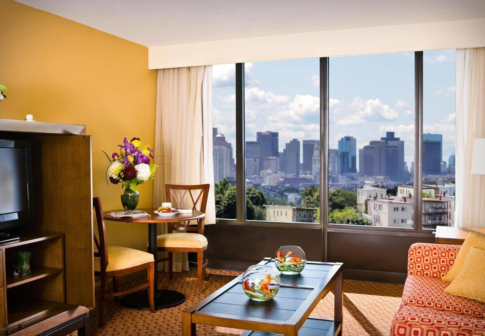 Hotel Courtyard By Marriott Logan Airport
