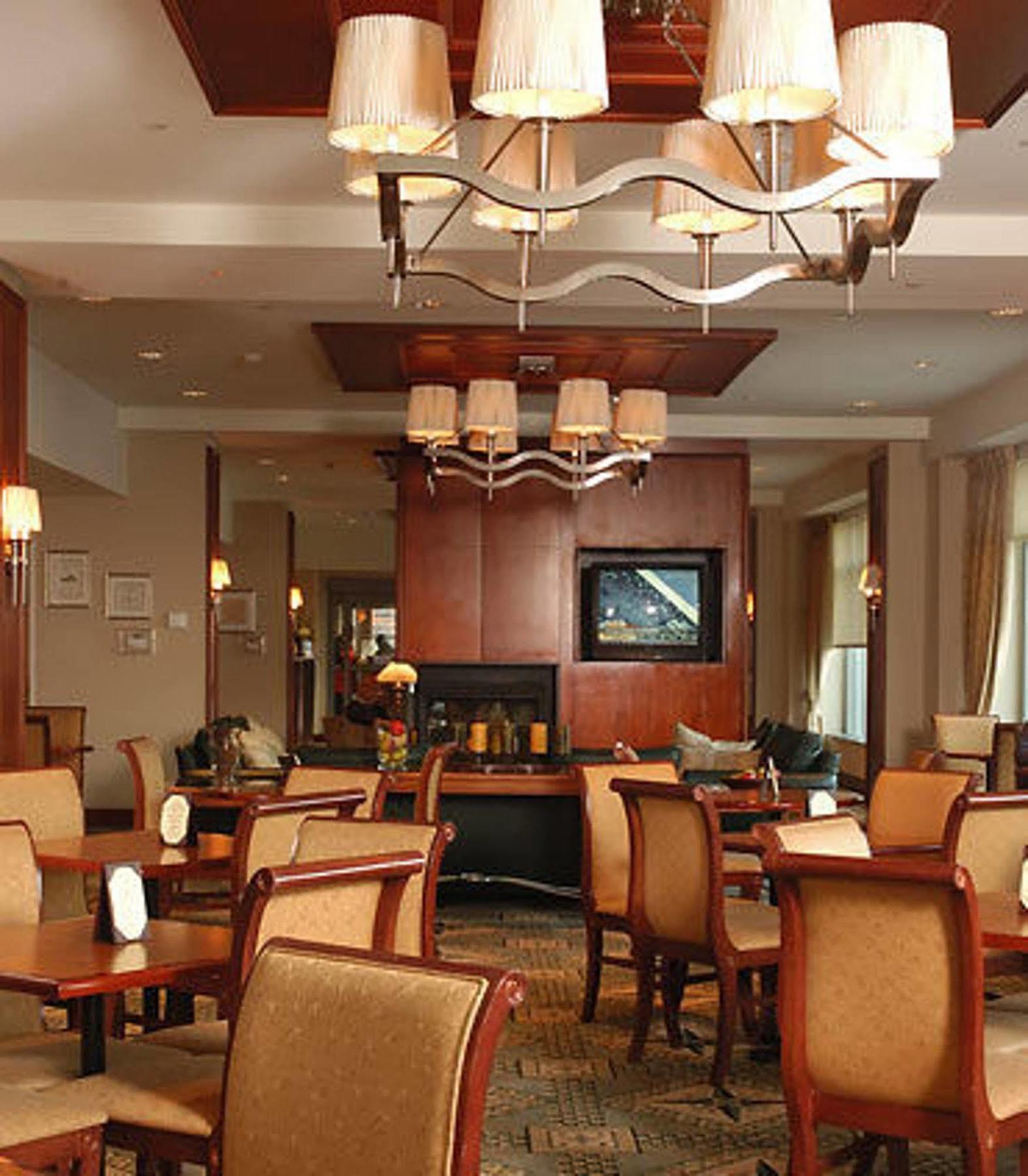 By Marriott Harbor On Tudor Wharf Hotel