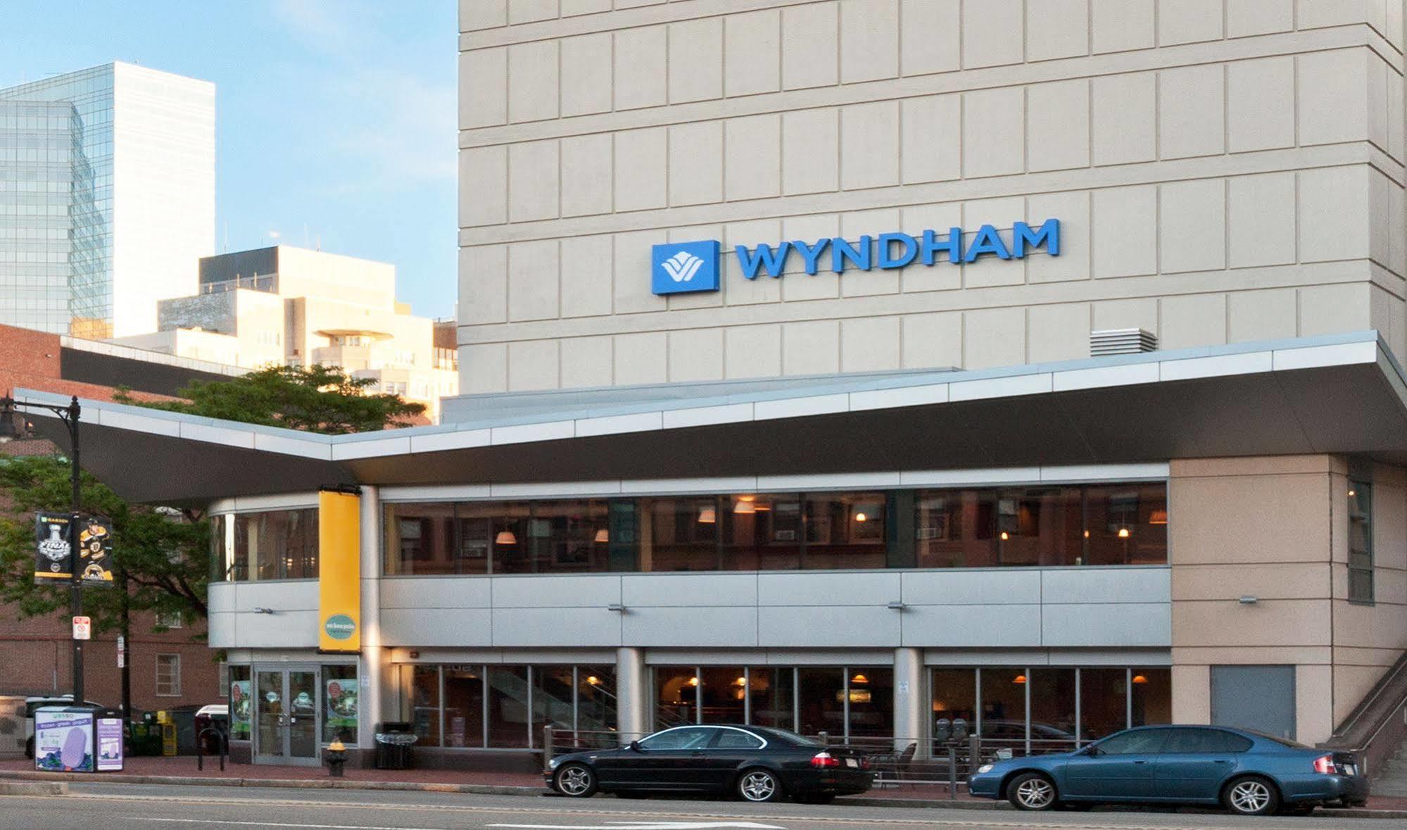 Wyndham Beacon Hill 4*