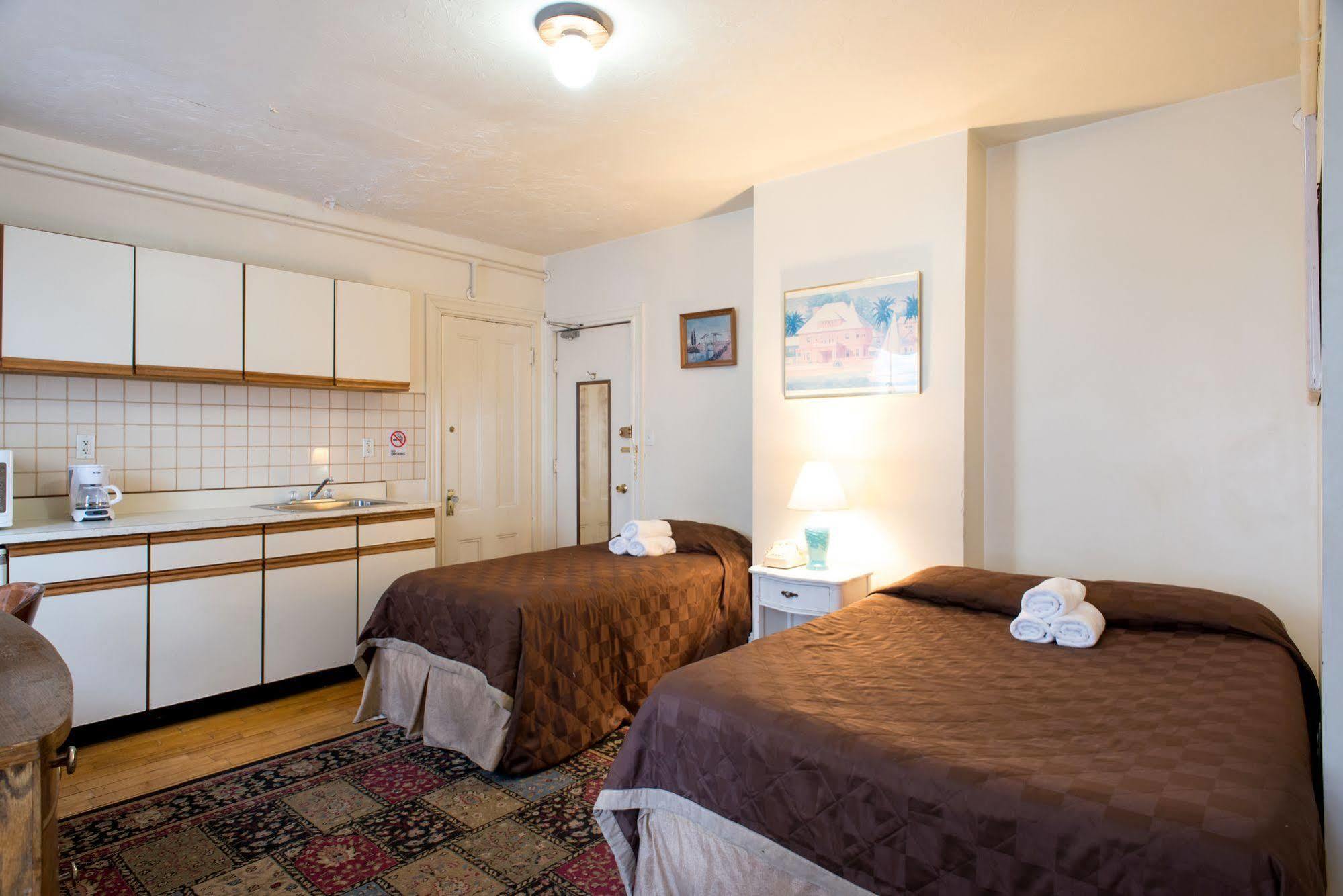 The Farrington 2* Boston