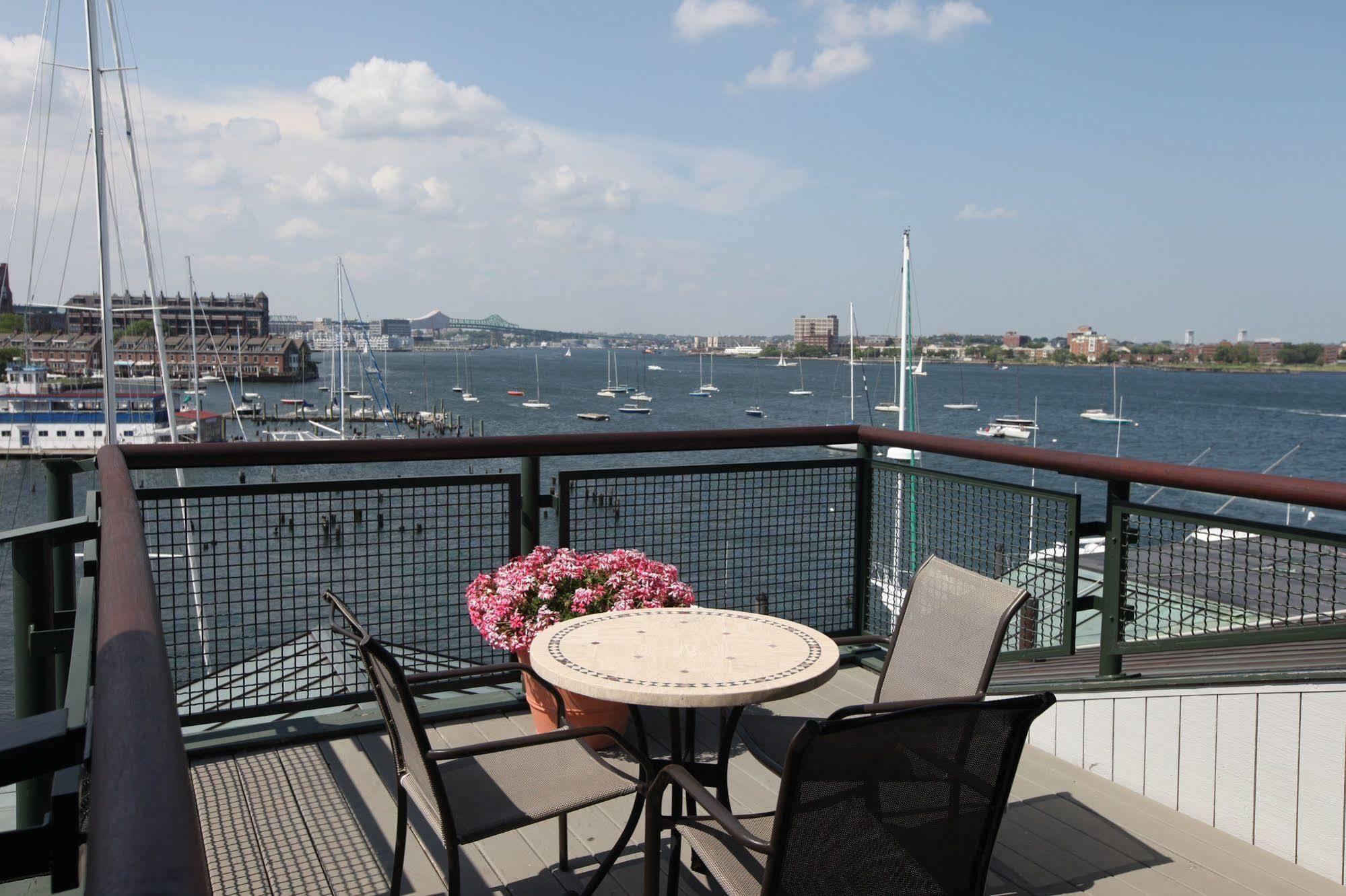 Yacht Haven Inn 4*