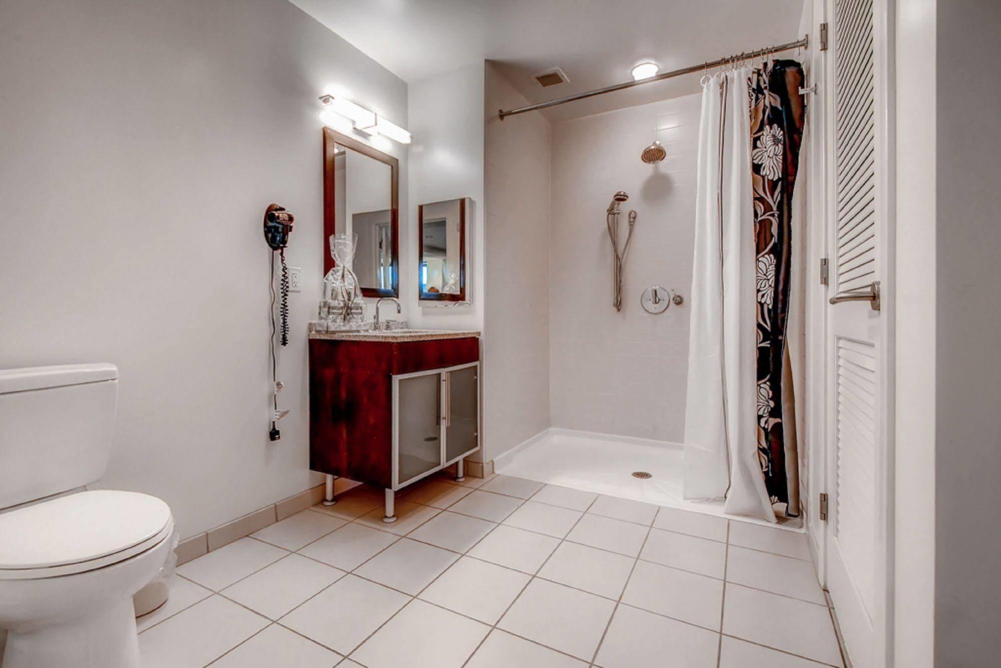 Global Luxury At Kenmore Square * Boston