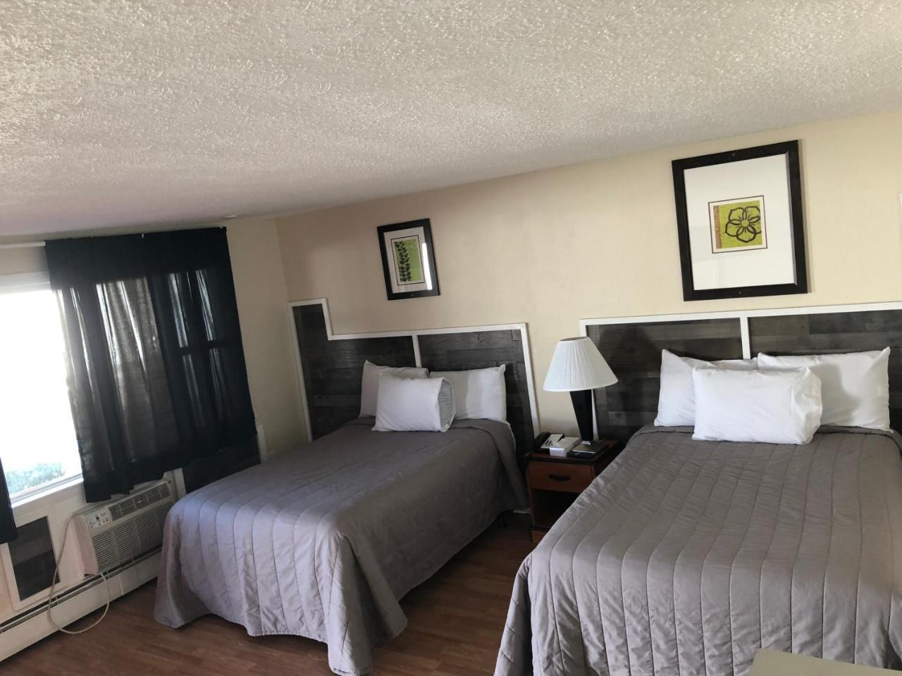Town Line Motel 2*
