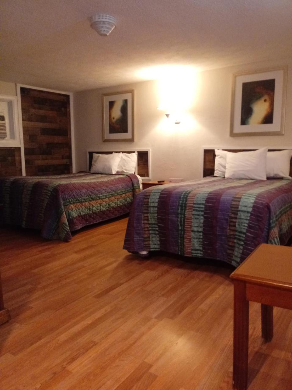 Motel Town Line