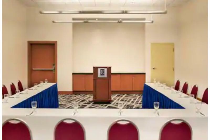 Embassy At Logan Airport Hotel 3*