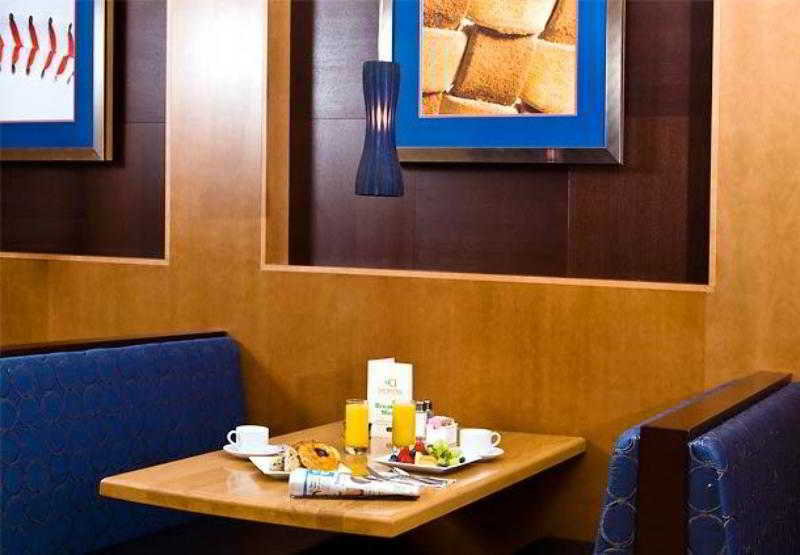 Courtyard By Marriott Logan Airport Hotel Boston