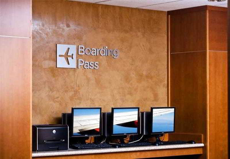Hotel Courtyard By Marriott Logan Airport 3*