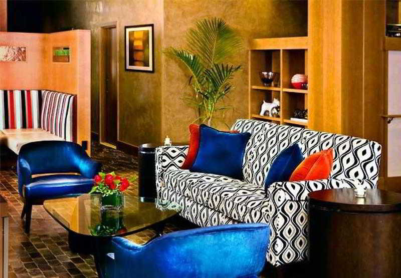 Courtyard By Marriott Logan Airport Hotel