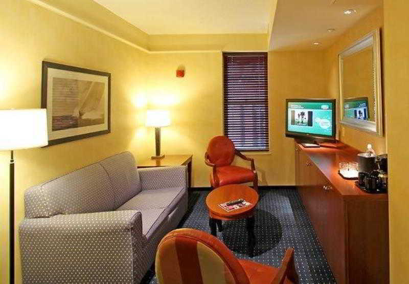 Courtyard Copley Square Hotel