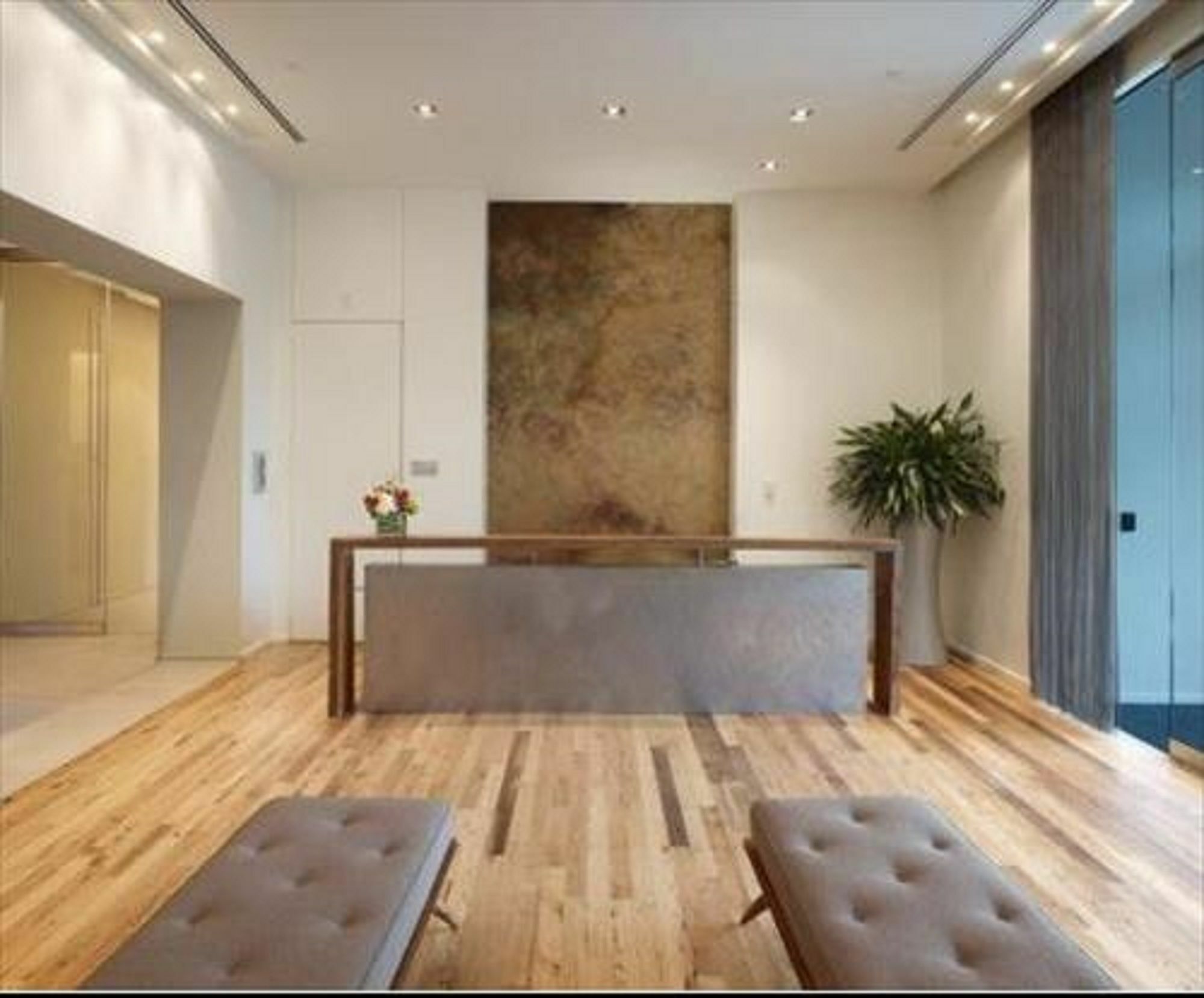 Global Luxury At Kenmore Square *