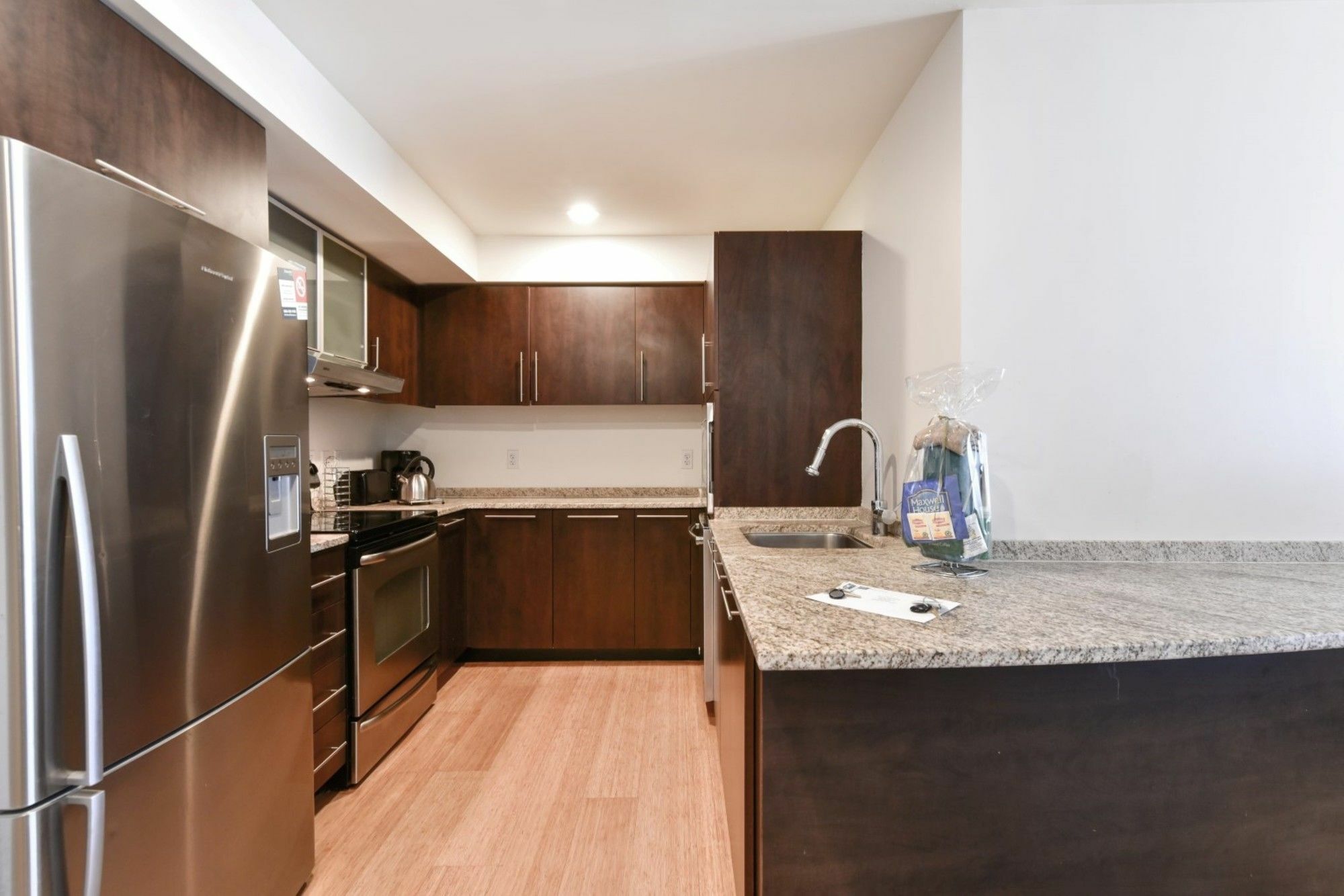 Global Luxury At Kenmore Square Apartment