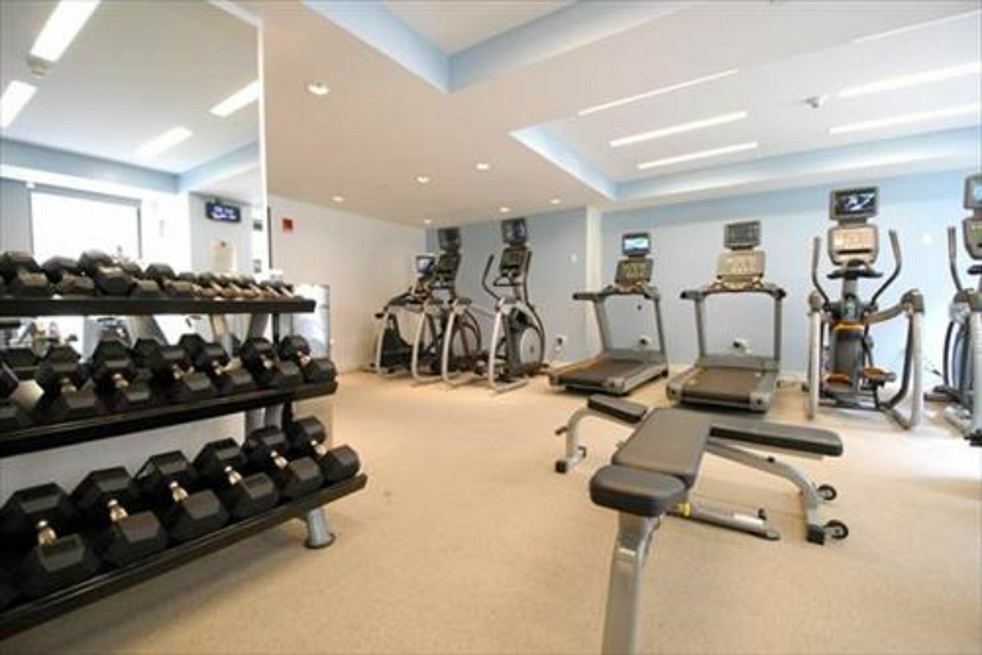 Global Luxury At Kenmore Square *
