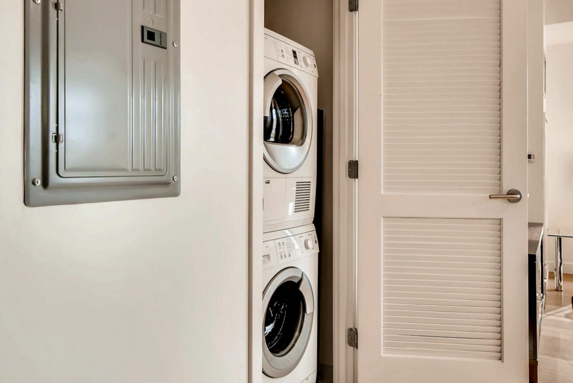 Global Luxury At Kenmore Square Apartment
